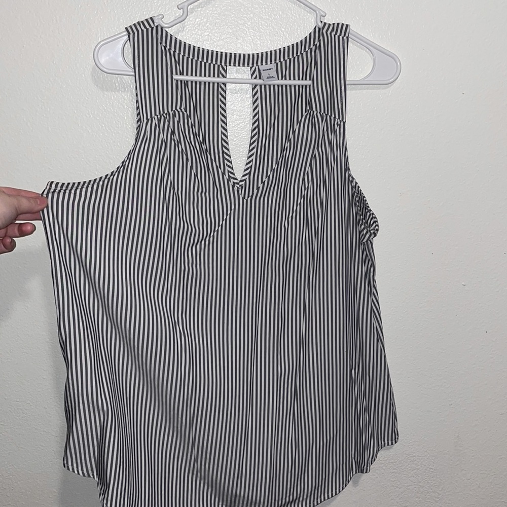 Old navy grey striped women’s top size large